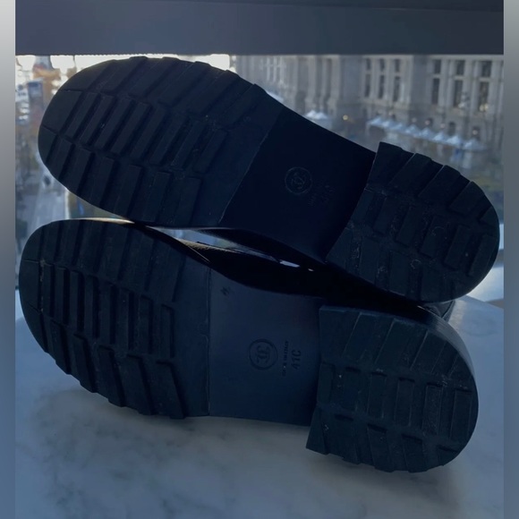 Authentic Chanel Black Leather Combat Boots with Pearl Detailing, Size 41 - Picture 4 of 8